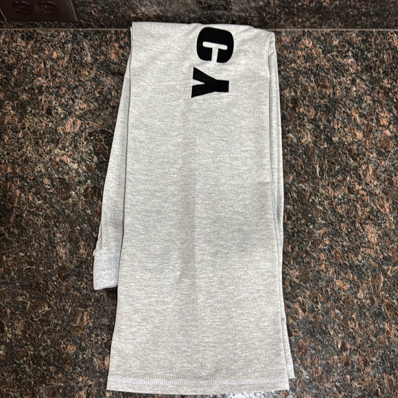 NWOT Women’s Large Gray Juicy Couture track suit. - Picture 6 of 8